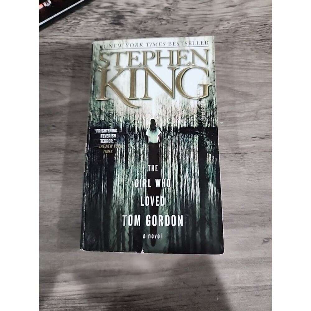 The Girl Who Loved Tom Gordon - Mass Market Paperback By King, Stephen - GOOD